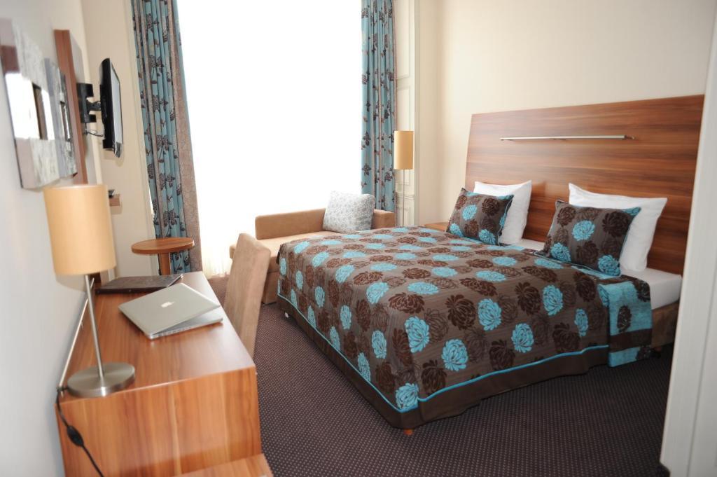 Albert Premier Hotel Bagnoles de l'Orne Normandie Room photo
