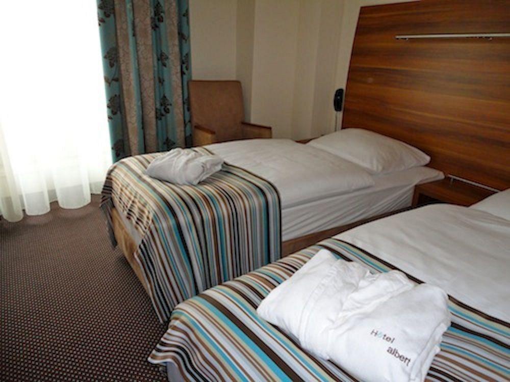 Albert Premier Hotel Bagnoles de l'Orne Normandie Exterior photo